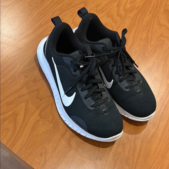 Nike Shoes - Nike Black and White Sneakers